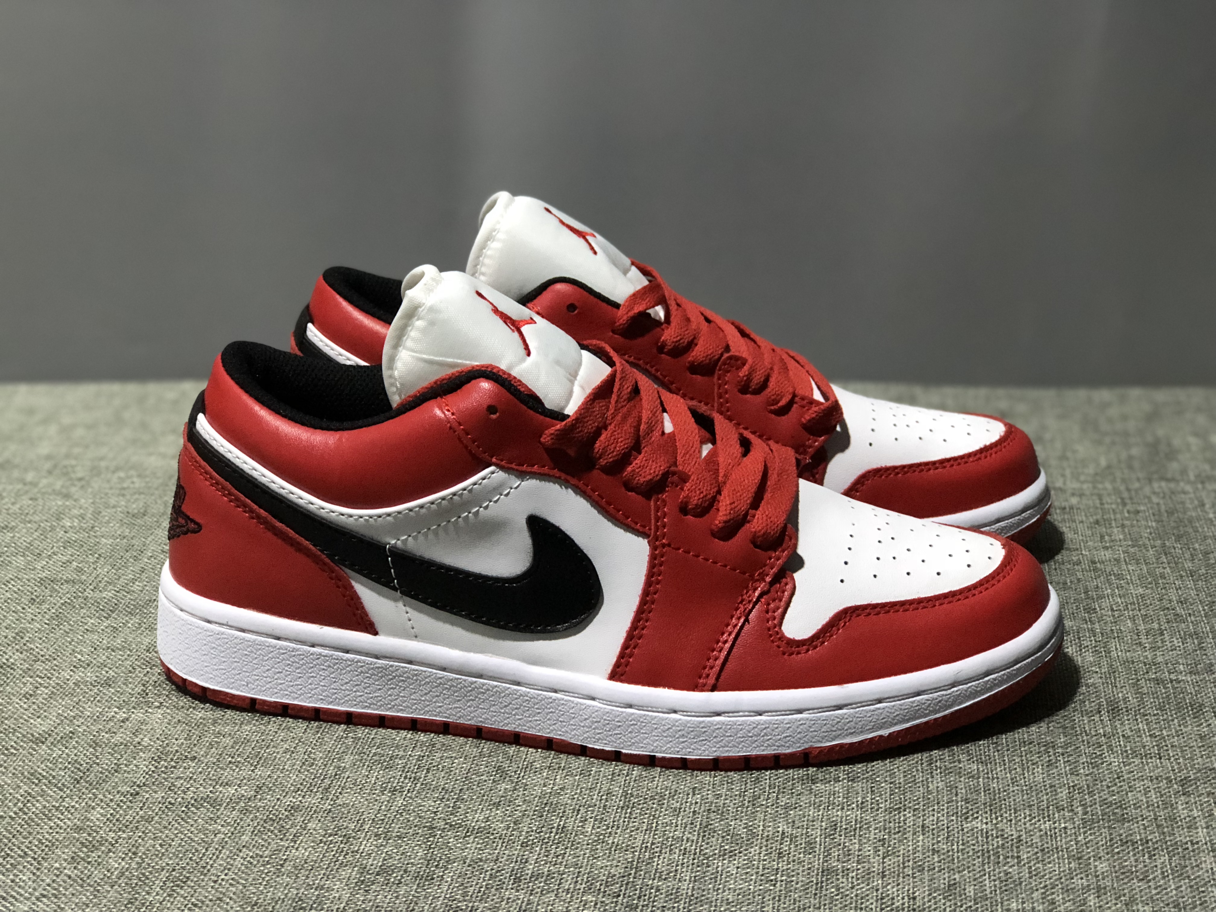 Air Jordan 1 Low Chicago Red Women Shoes - Click Image to Close